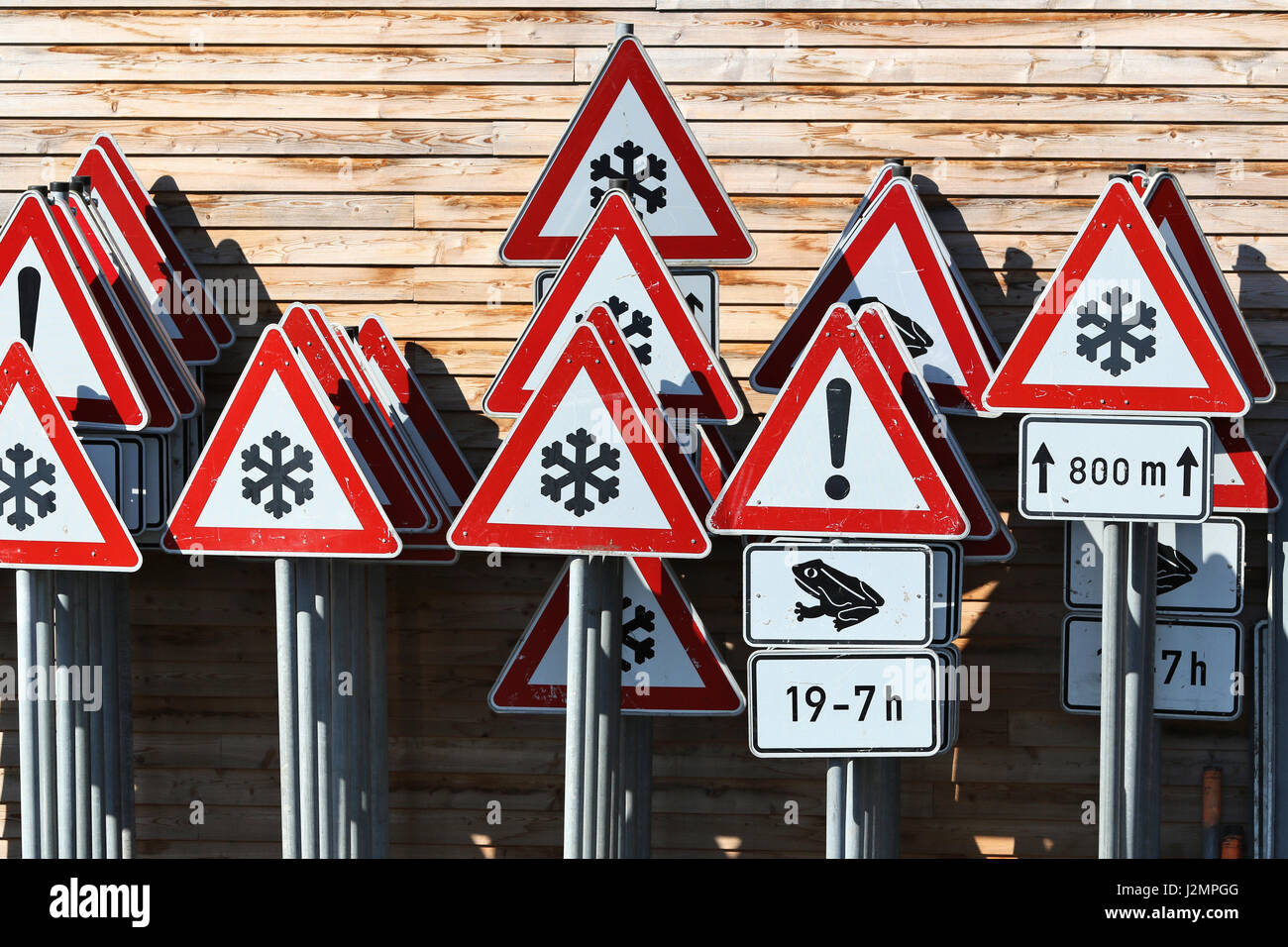 Il tedesco della segnaletica stradale al deposito di manutenzione Foto Stock