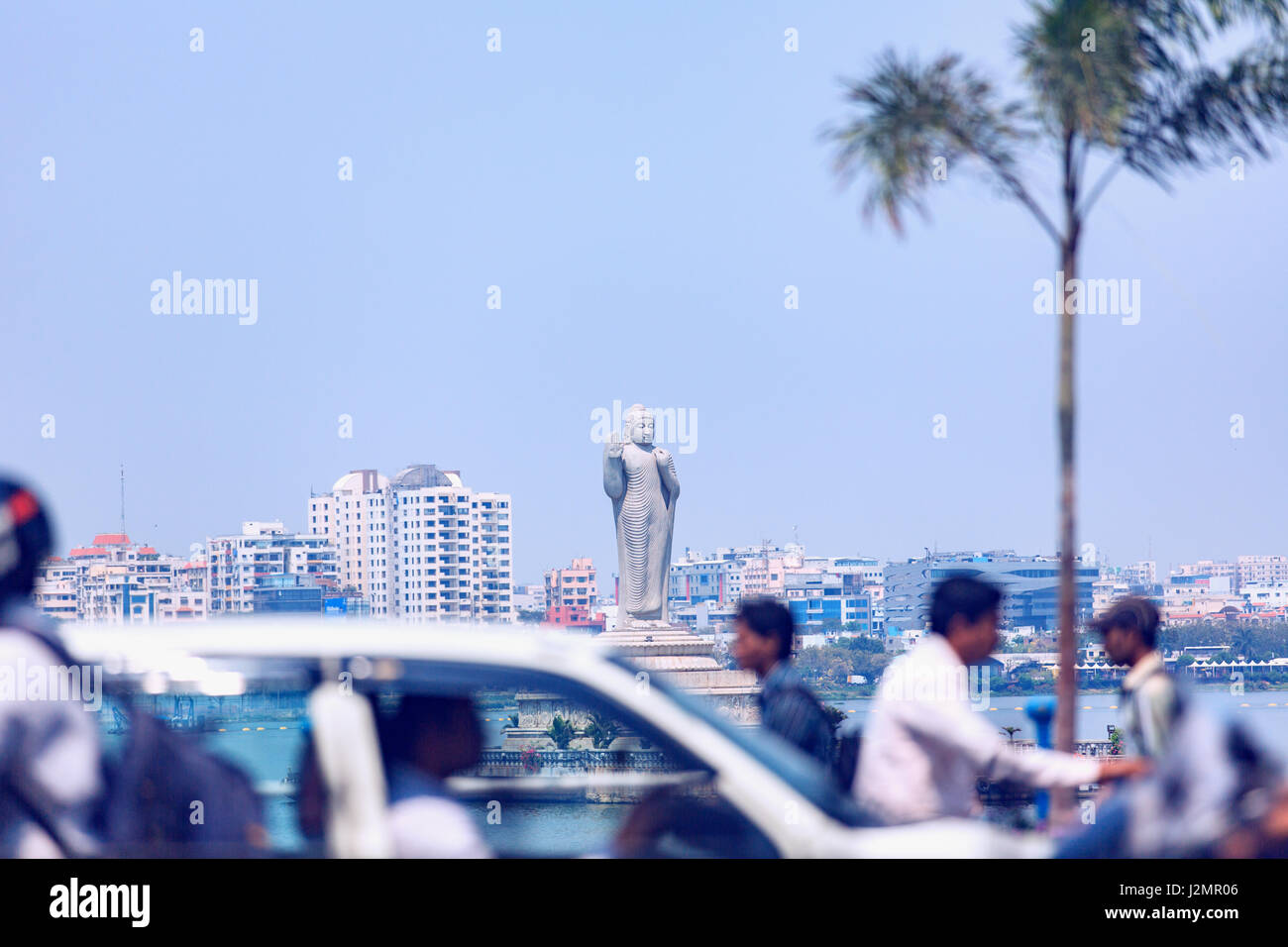 Statua di Buddha in Hussain Sagar è il lago più grande del mondo di statu monolitico Foto Stock