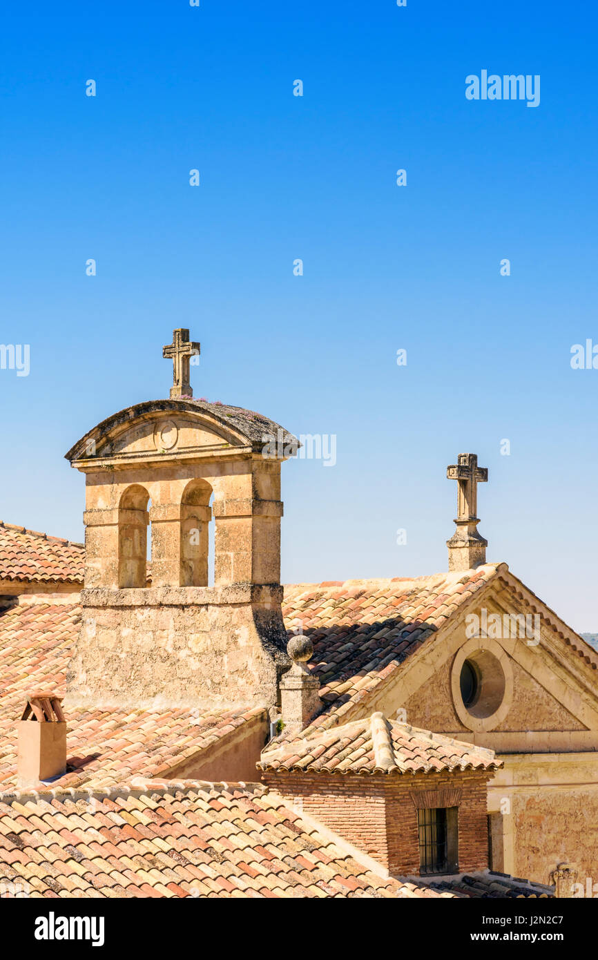 Dettagli sul tetto del vecchio Convento de las Carmelitas Descalzas, Cuenca, Castilla La Mancha, in Spagna Foto Stock