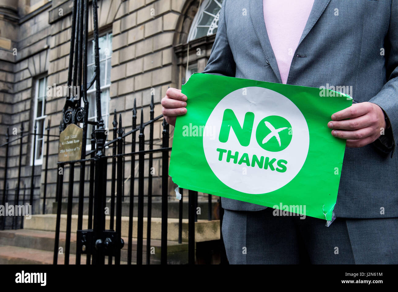 Il primo ministro Alex Salmond fa notare che non si ripresenterà alle elezioni e si dimette a nove Foto Stock