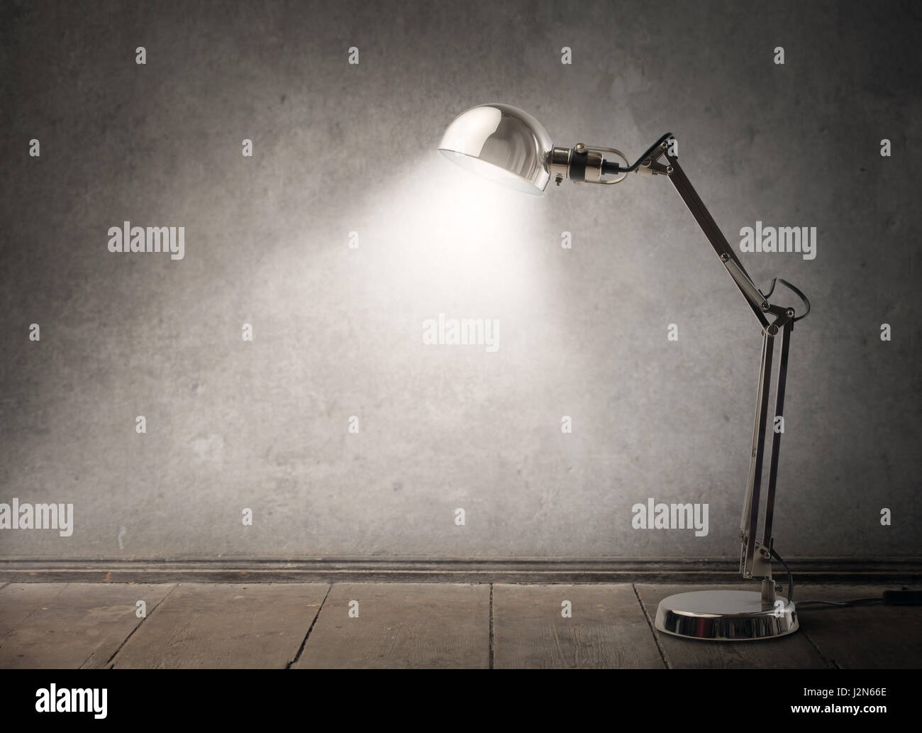 Lampada nella stanza vuota Foto Stock