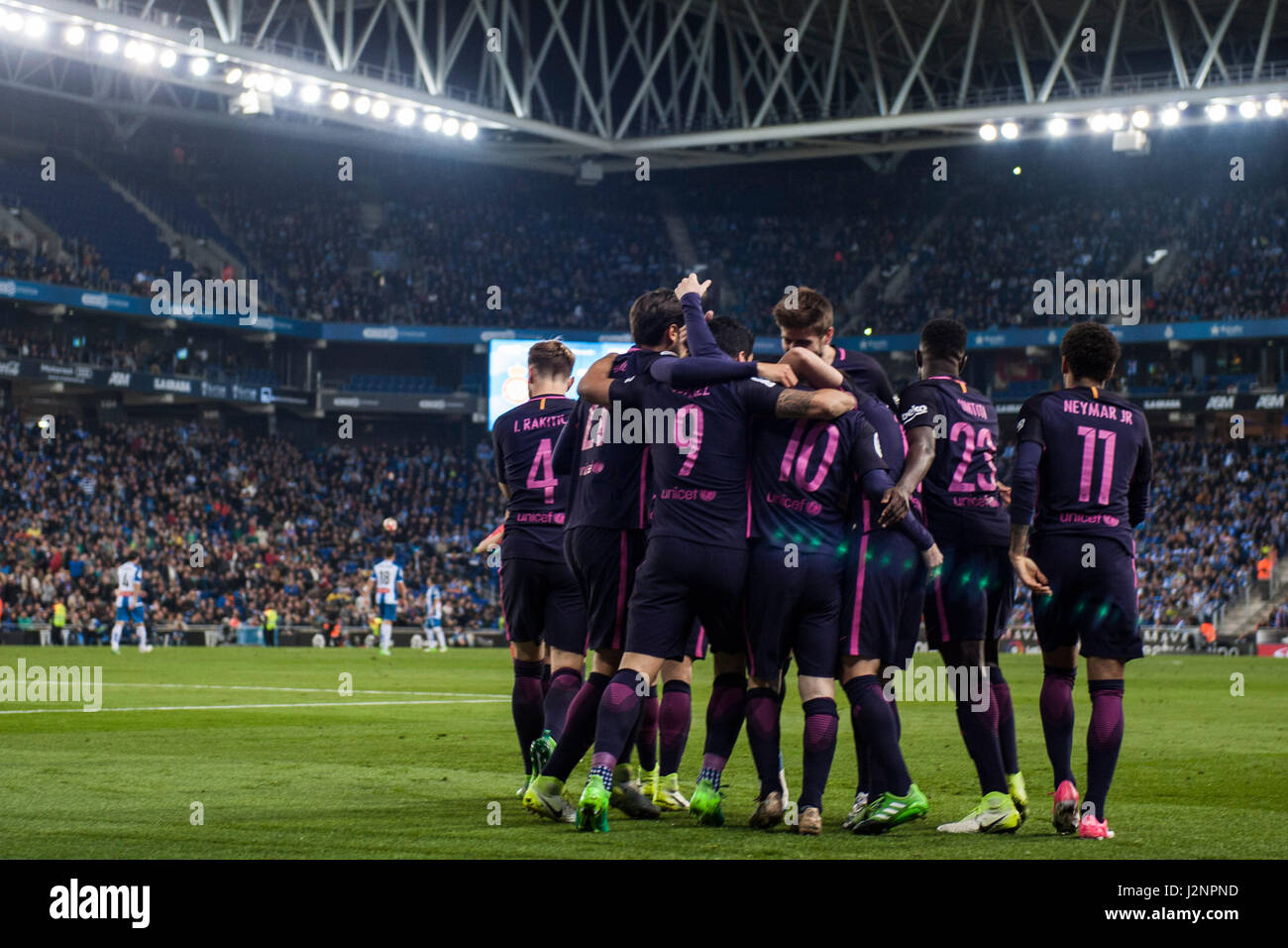Durante la spagnola La Liga partita di calcio tra Espanyol e FC Barcellona a RCDE stadium di Cornella Llobregat, Spagna, sabato 29 aprile, 2017. Foto Stock