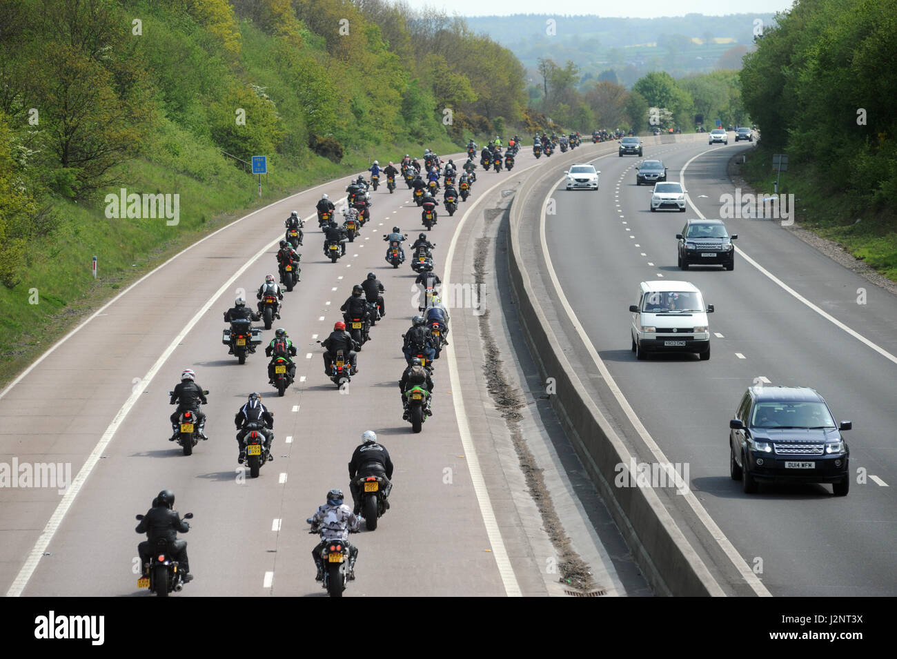 Motociclisti di equitazione in carità cavalcare l evento sulla M54 AUTOSTRADA IN SHROPSHIRE REGNO UNITO Foto Stock