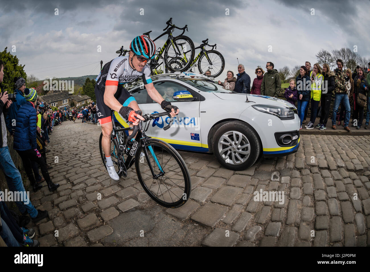 Shibden parete, Halifax, Regno Unito. 30 apr, 2017. Tour de Yorkshire cycle race sulla parete Shibden, Halifax, UK Credit: stephen FLEMING/Alamy Live News Foto Stock