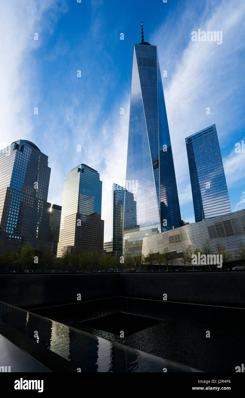 La Freedom Tower nel centro del WTC e del 9/11 Memorial in Manhattan inferiore Foto Stock