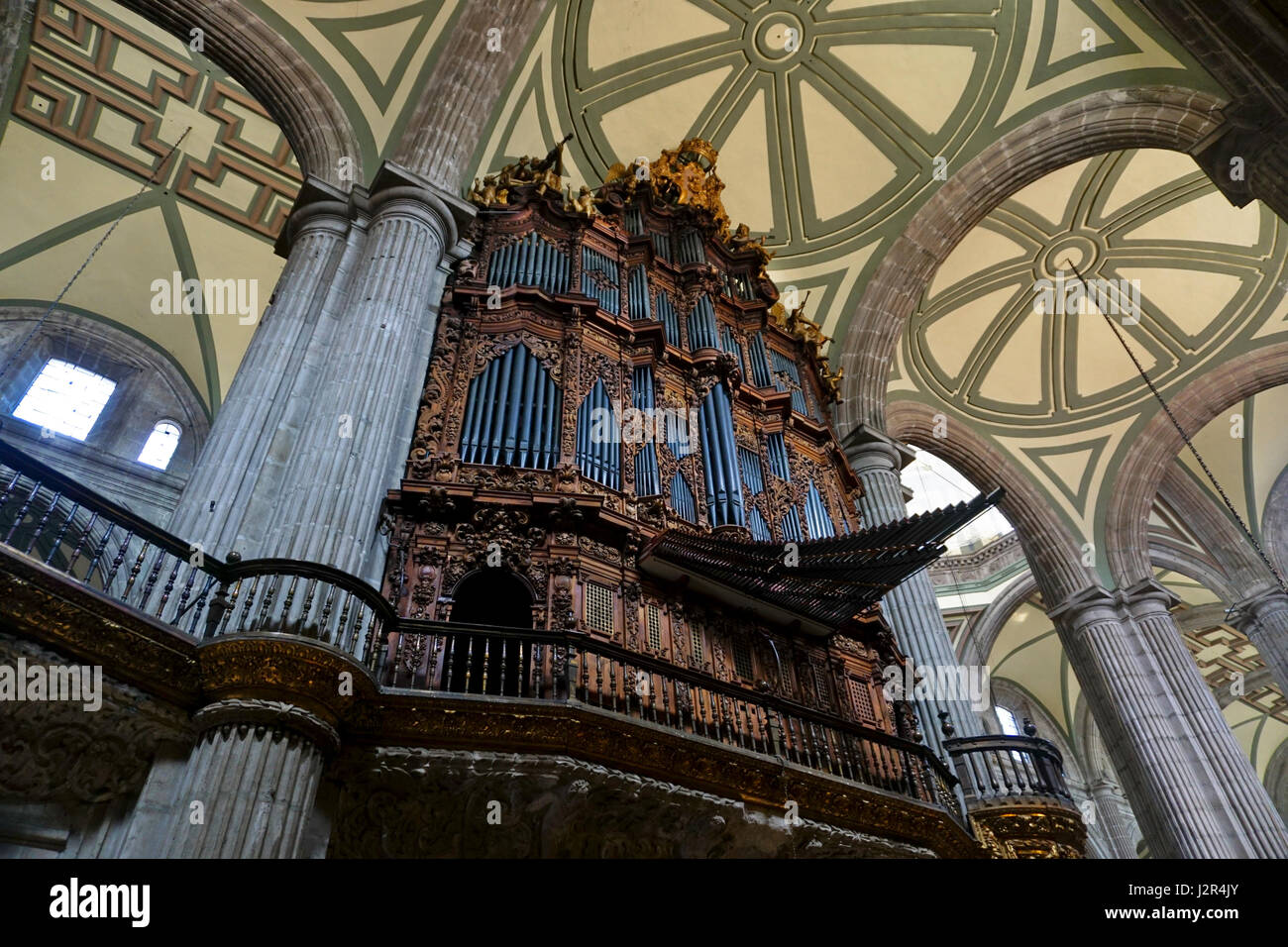 Cattedrale Metropolitana dell Assunzione di Maria, Dist. Storico, Città del Messico. Due dei più grandi del XVIII secolo organi nelle Americhe. Foto Stock