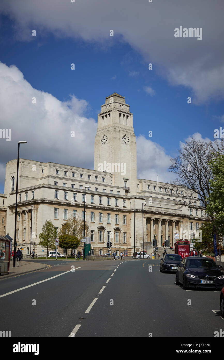 Il Morbo di Parkinson è un edificio a Il Grade ii Listed è un edificio art deco e il campanile si trova presso la University of Leeds in West Yorkshire, Inghilterra Foto Stock