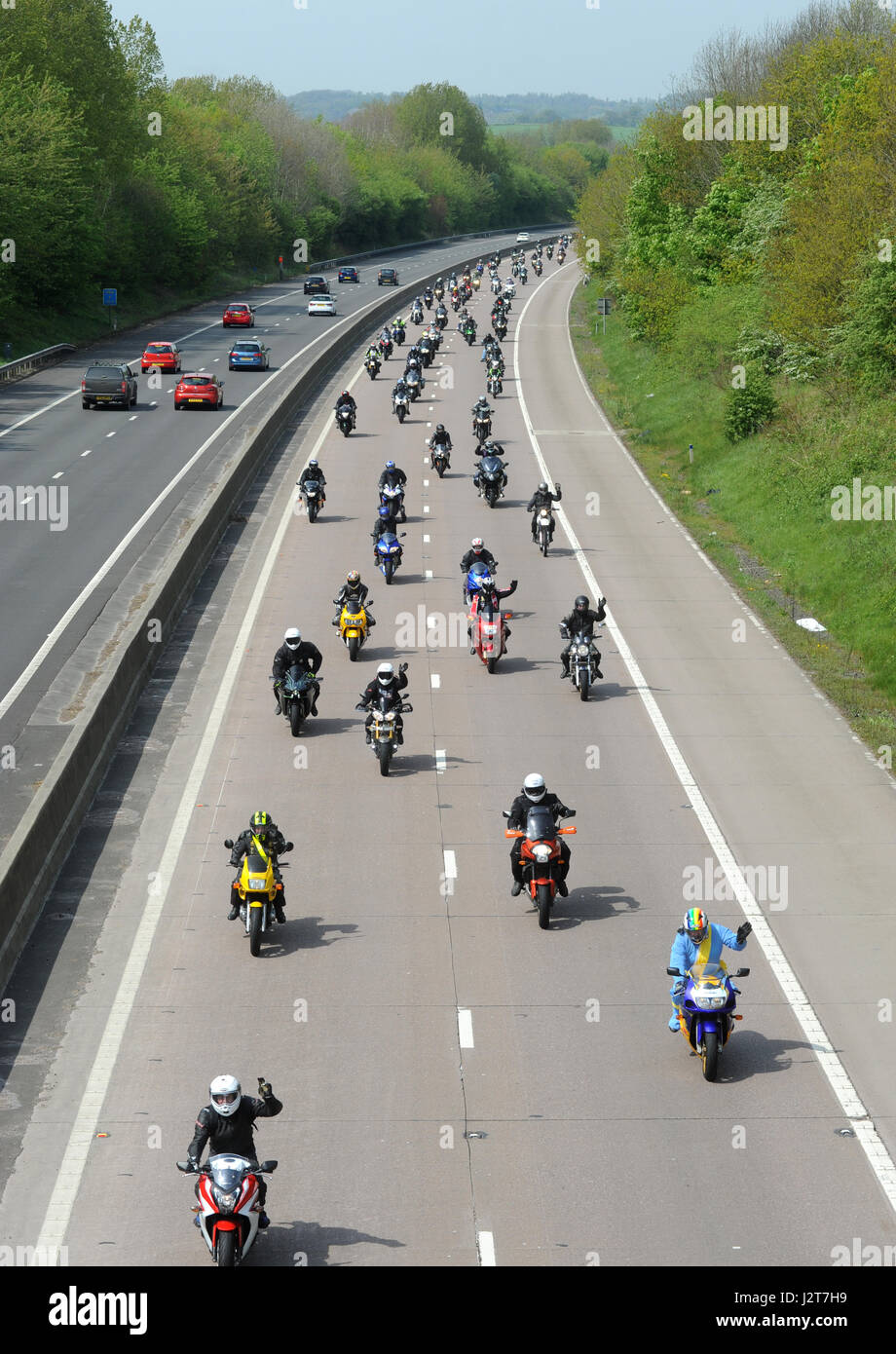 Motociclisti di equitazione in carità cavalcare l evento sulla M54 AUTOSTRADA IN SHROPSHIRE REGNO UNITO Foto Stock