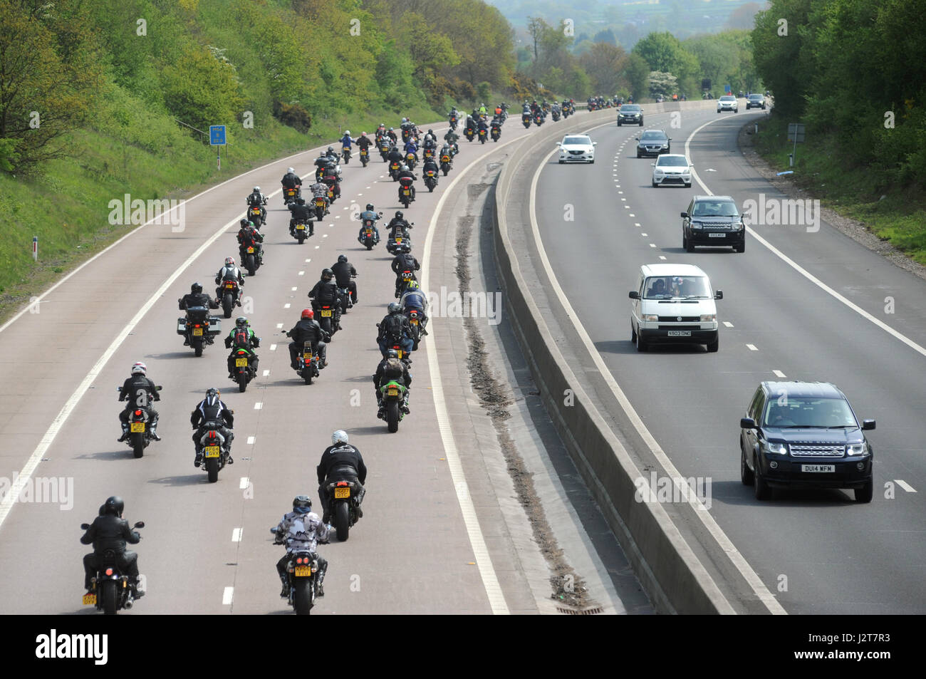 Motociclisti di equitazione in carità cavalcare l evento sulla M54 AUTOSTRADA IN SHROPSHIRE REGNO UNITO Foto Stock