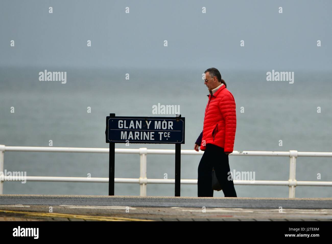 Aberystwyth, UK. Il 1 maggio, 2017. Grigio di una cortina di nubi e umido per iniziare la il lunedì festivo in Aberystwyth, West Wales Credito: keith morris/Alamy Live News Foto Stock