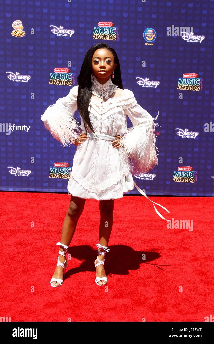 Skai Jackson presso gli arrivi per Radio Disney Music Awards - Gli arrivi 2, Microsoft Theatre, Los Angeles, CA, 29 aprile 2017. Foto di: JA/Everett Collection Foto Stock