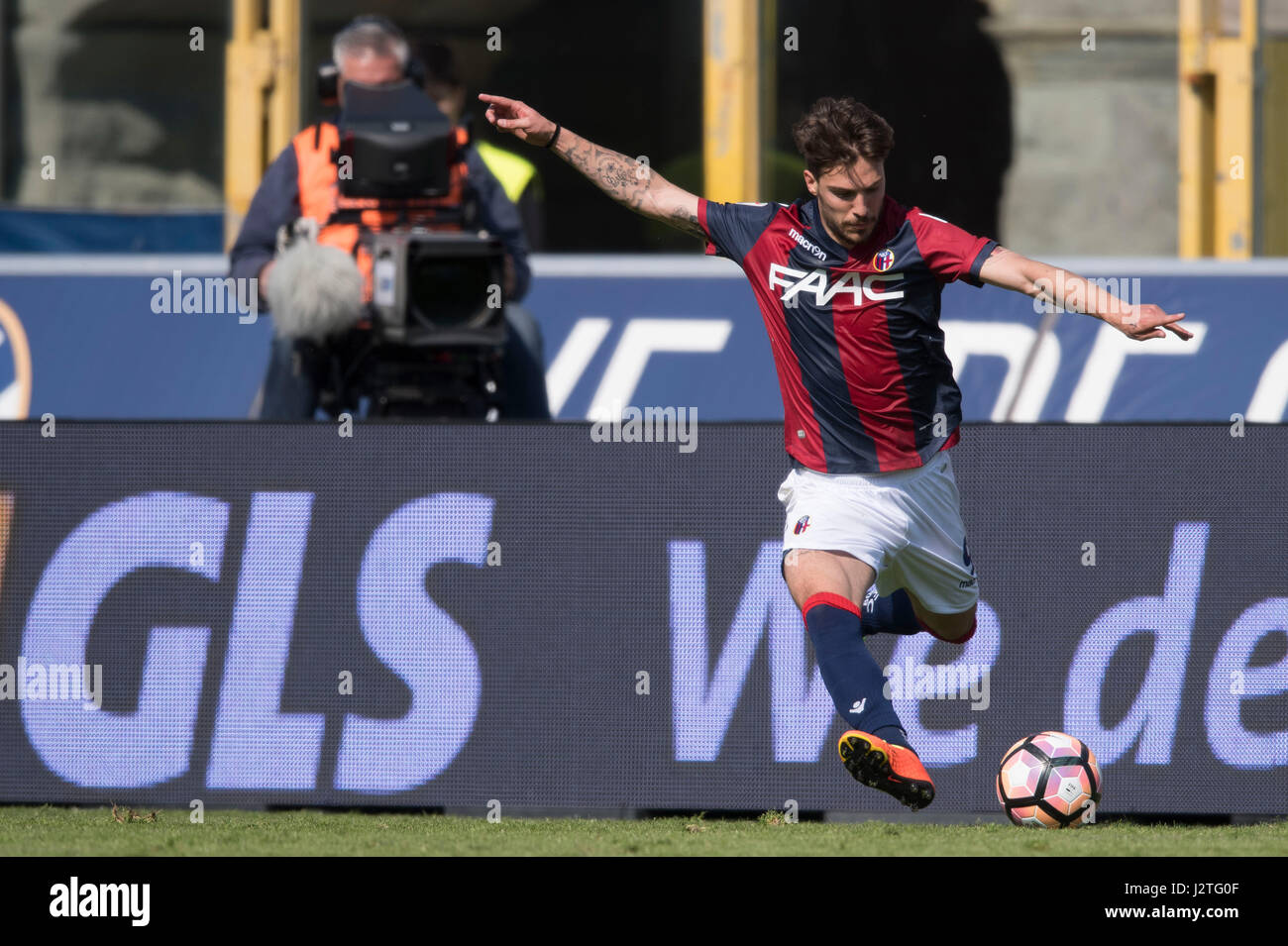 Bologna, Italia. 30 apr, 2017. Simone Verdi (Bologna) Calcio/Calcetto : Italiano 'Serie A' match tra Bologna FC Udinese 4-0 a Stadio Renato Dall'Ara di Bologna, in Italia . Credito: Maurizio Borsari/AFLO/Alamy Live News Foto Stock