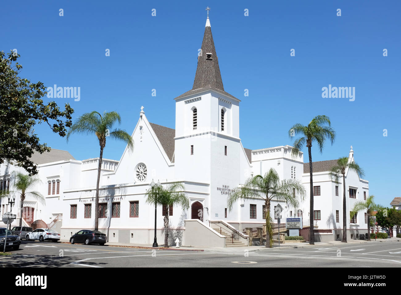 SANTA ANA CA - 30 Aprile 2017: la prima chiesa presbiteriana. La presente chiesa edificio è stato dedicato il 30 gennaio 1938 Foto Stock