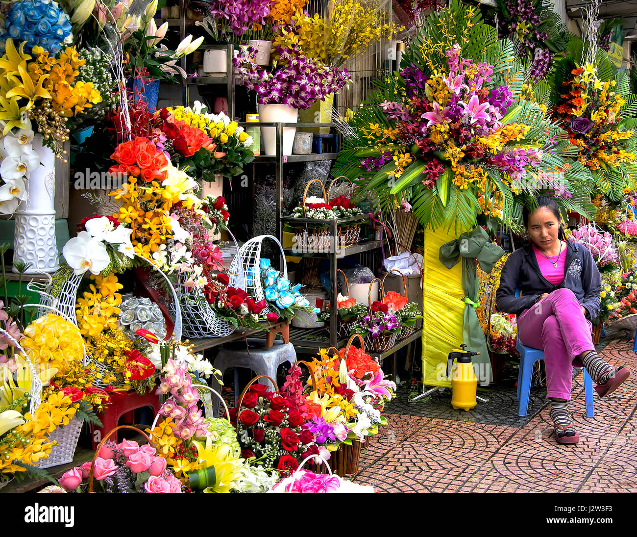 Vietnamese street il mercato dei fiori ad Hanoi, Vietnam. Foto Stock