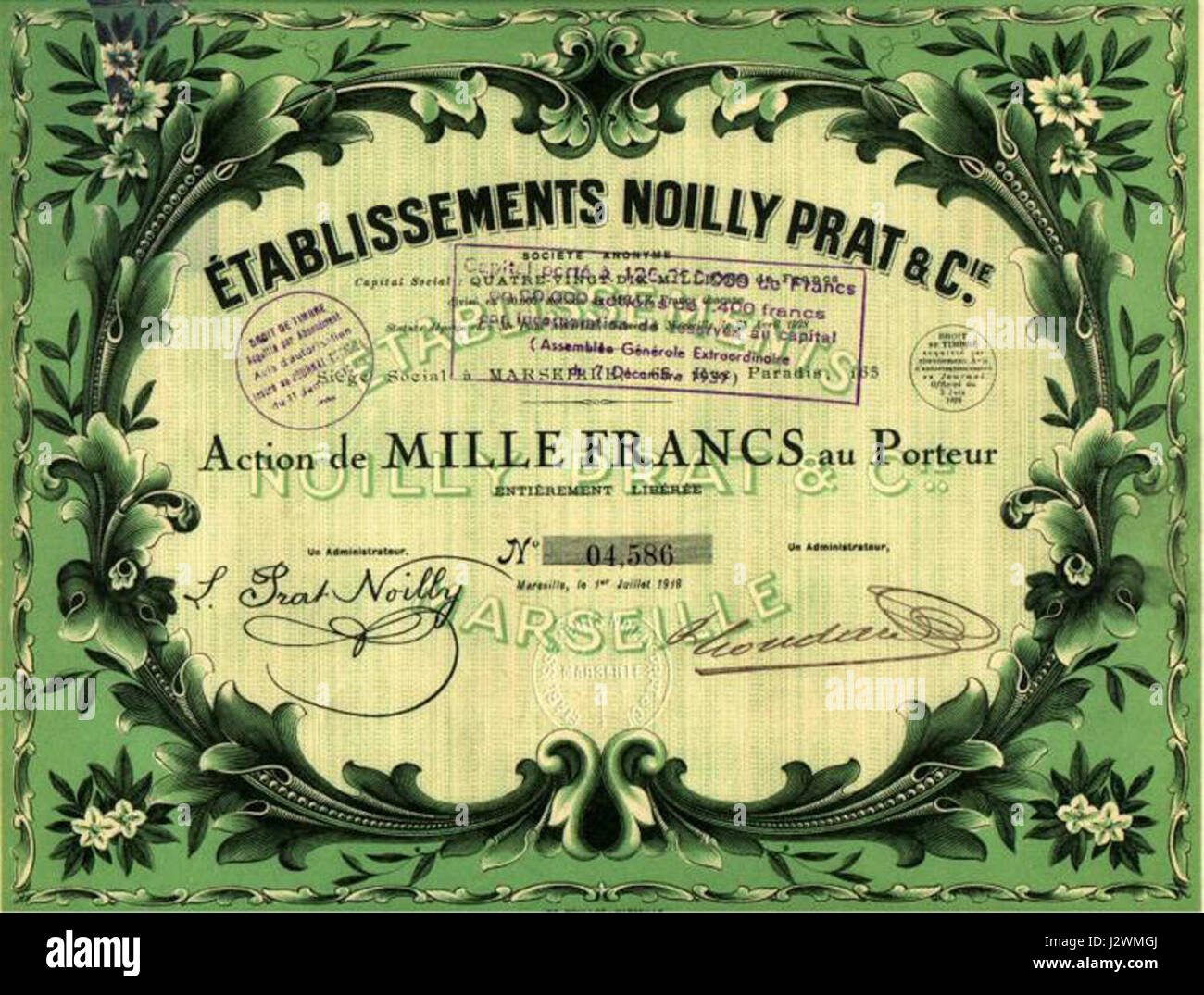 Questa immagine presenta un'immagine pubblicitaria o promozionale per Noilly Prat, un marchio di vermouth francese, dell'anno 1918. L'illustrazione riflette lo stile pubblicitario dei primi anni del XX secolo. Foto Stock