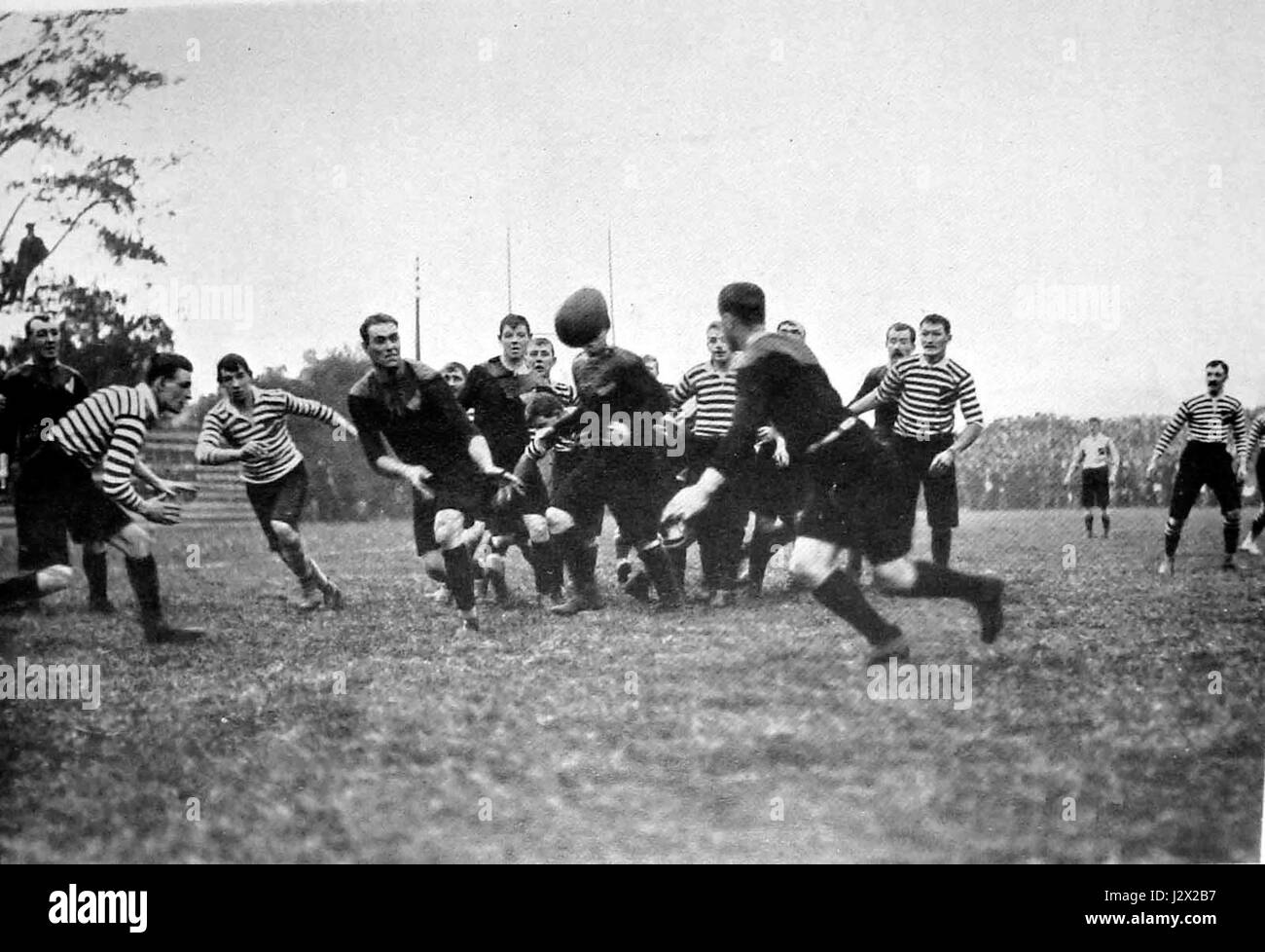 Il match tra gli All Blacks e il Somerset nel 1905 fu una partita di rugby significativa che mostrò il dominio della squadra neozelandese durante i loro primi tour internazionali. Foto Stock