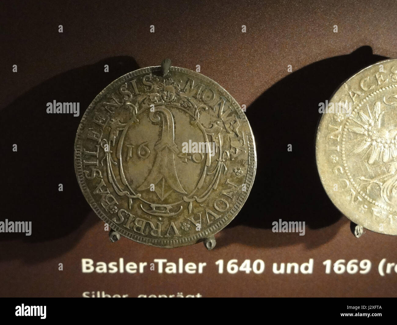 Questa voce si riferisce a un lotto di articoli o materiali trattati durante un evento o una raccolta a Basilea, datato 6 ottobre 2012. Rappresenta parte di una serie di articoli raccolti o materiali di ricerca. Foto Stock