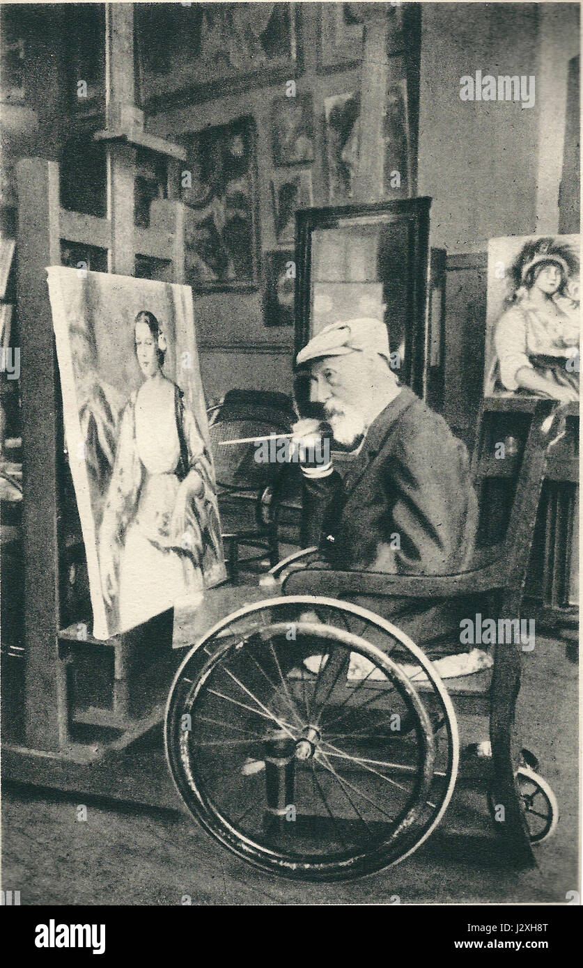 Questo si riferisce a un'immagine o a un dipinto dello studio di Auguste Renoir nel 1914. Renoir, un importante artista impressionista francese, ha lavorato sui suoi famosi dipinti nel suo atelier, dove ha prodotto alcune delle sue migliori opere. La data del 1914 colloca questo nei suoi ultimi anni, durante i quali ha continuato a sviluppare il suo stile, comprese opere che raffigurano la vita quotidiana e la bellezza naturale. Foto Stock