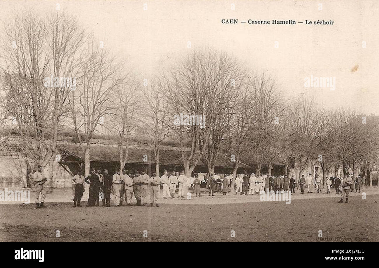 Caen Caserne Hamelin cpa cour sechoir Foto Stock