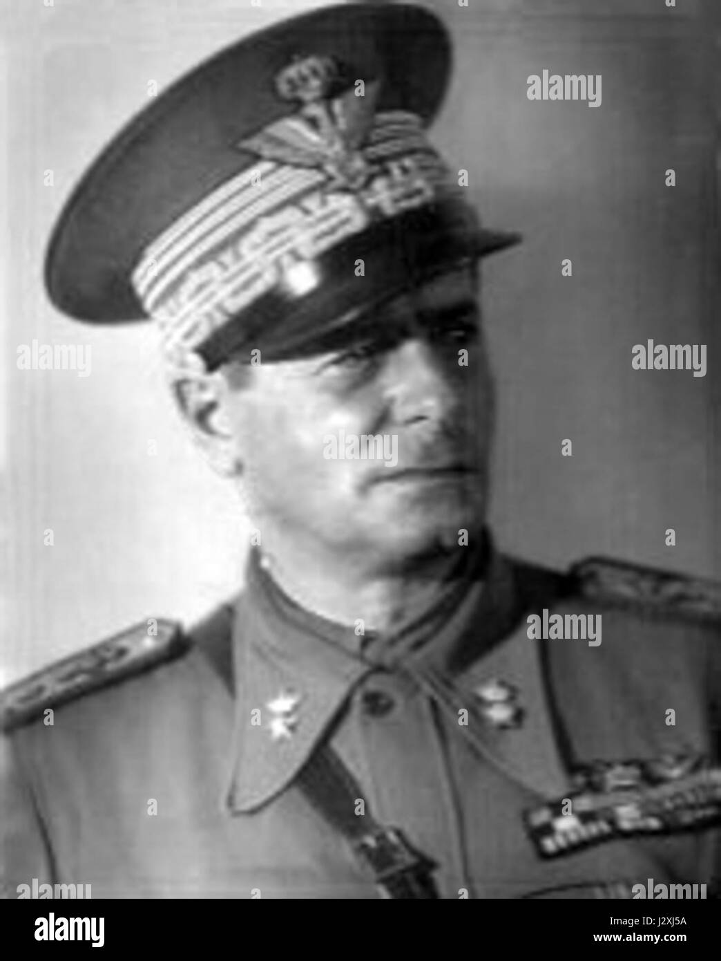 Alessandro Pirzio Biroli è stato un diplomatico e funzionario pubblico italiano. La sua carriera è segnata da contributi significativi alle relazioni internazionali e alla governance, in particolare all'inizio del XX secolo. Foto Stock