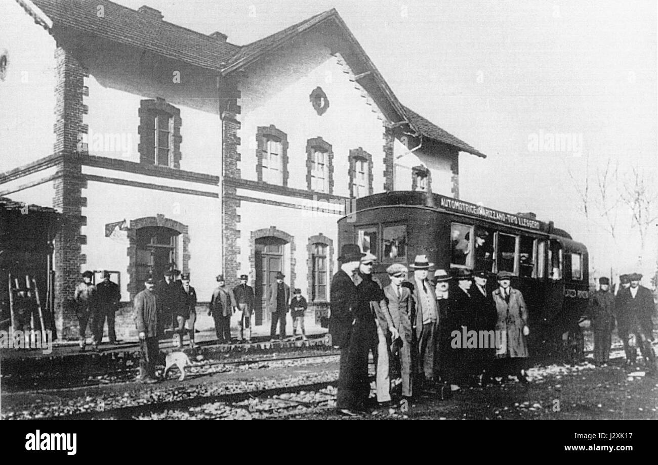 L'Automotrice Narizzano è un tipo di automotrice semovente utilizzata sulla FMF (ferrovia Milanoâ€“Firenze), una linea ferroviaria importante in Italia. Foto Stock