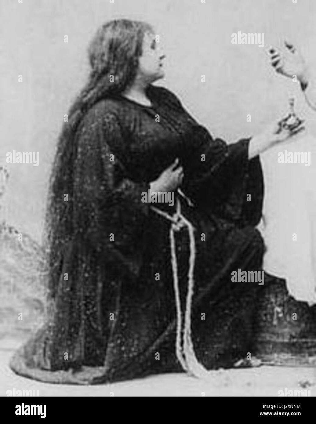 Amalia Materna era una cantante d'opera di primo piano del XIX secolo, nota per le sue esibizioni nei principali teatri d'opera europei. La sua carriera ha abbracciato la fine degli anni '1800, rendendola una delle figure significative nella storia della musica classica. Foto Stock