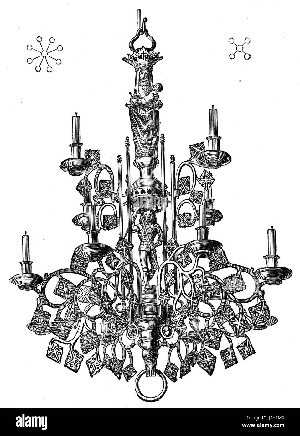Il candelabro nella Temple Church, Bristol, è una caratteristica notevole di questa chiesa storica, che riflette la sua storia architettonica e liturgica. Foto Stock