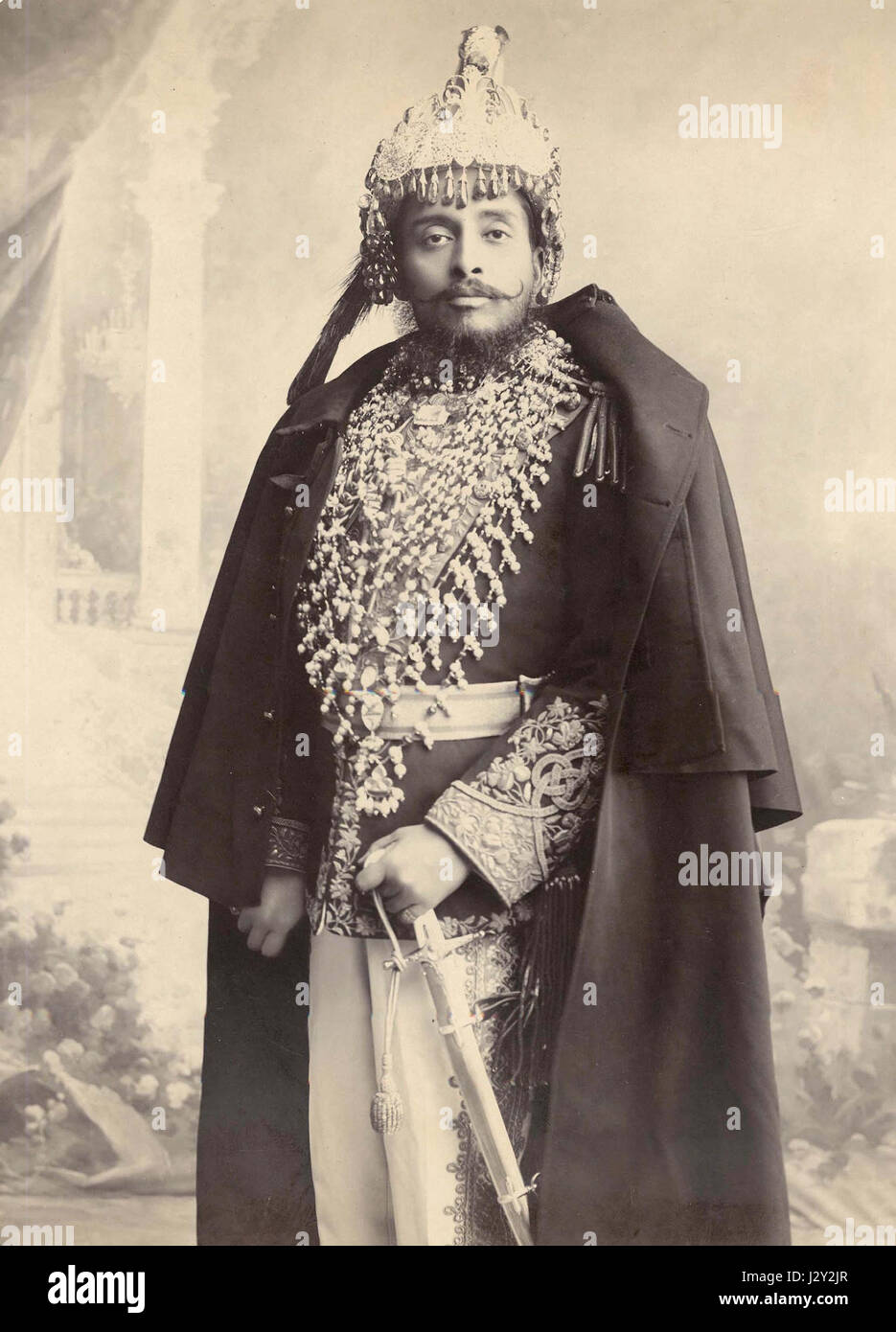Chandra Shamsher Jang Bahadur Rana fu un primo ministro del Nepal tra la fine del XIX e l'inizio del XX secolo. La sua leadership segnò un periodo significativo nella storia nepalese, con importanti riforme politiche e sociali. Foto Stock
