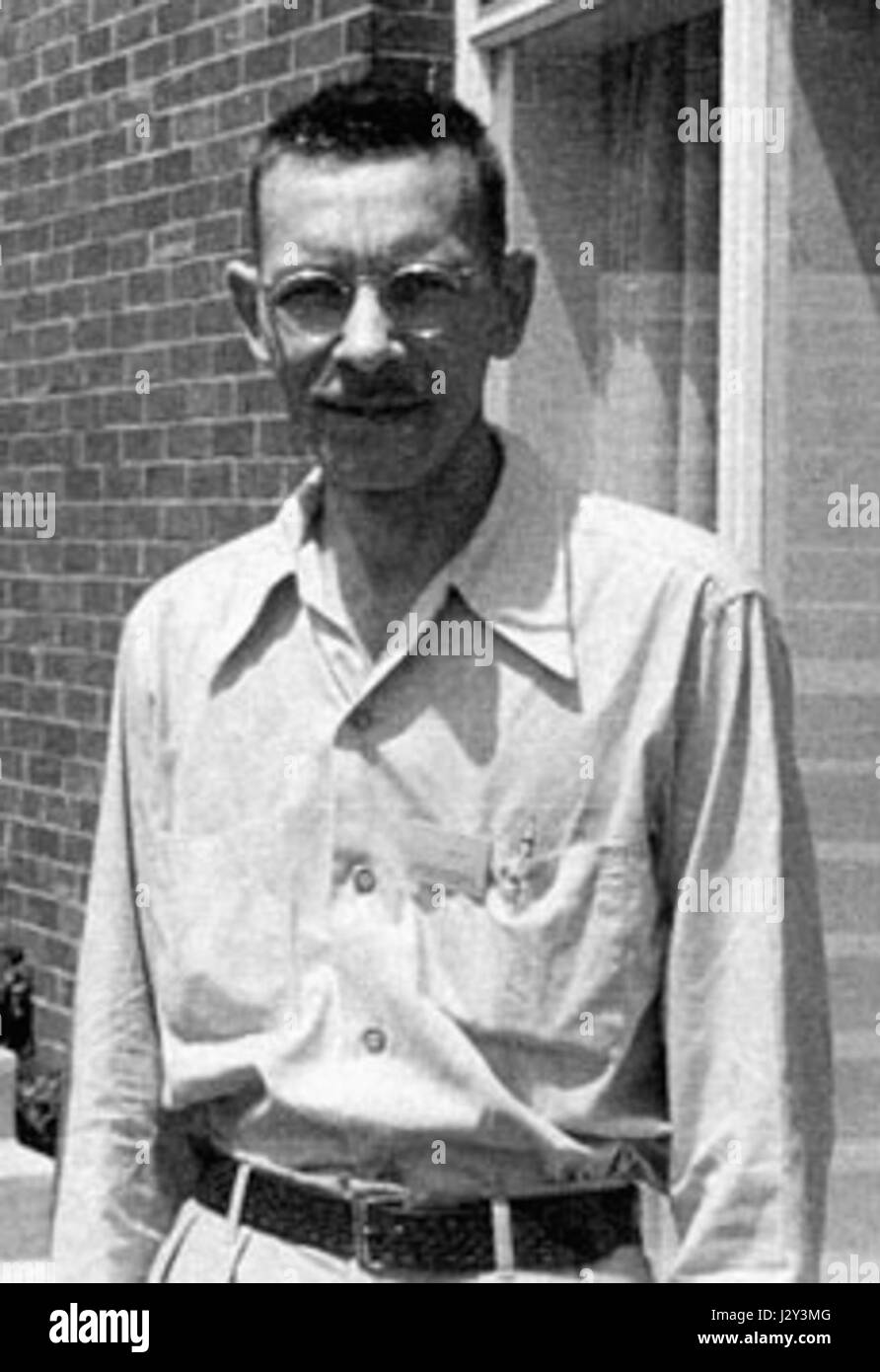 Alfred Hershey è stato un batteriologo americano, noto per il suo lavoro in genetica e per la sua ricerca vincitrice del premio Nobel su virus e batteri, che ha portato avanti il campo della biologia molecolare. Foto Stock