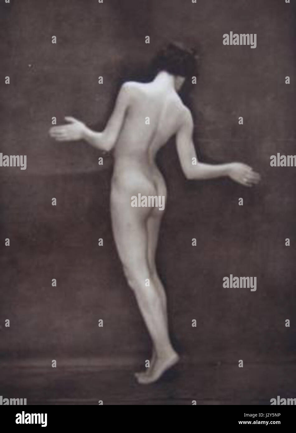 Questo portafoglio mette in risalto lo stile Art Deco, un movimento di design popolare che emerse all'inizio del XX secolo. Conosciuto per i suoi audaci motivi geometrici, i colori brillanti e i materiali di lusso, l'architettura, l'interior design, la moda e le arti visive influenzano l'Art Deco, che rappresenta la modernità e la sofisticatezza degli anni '1920 e '1930 Foto Stock