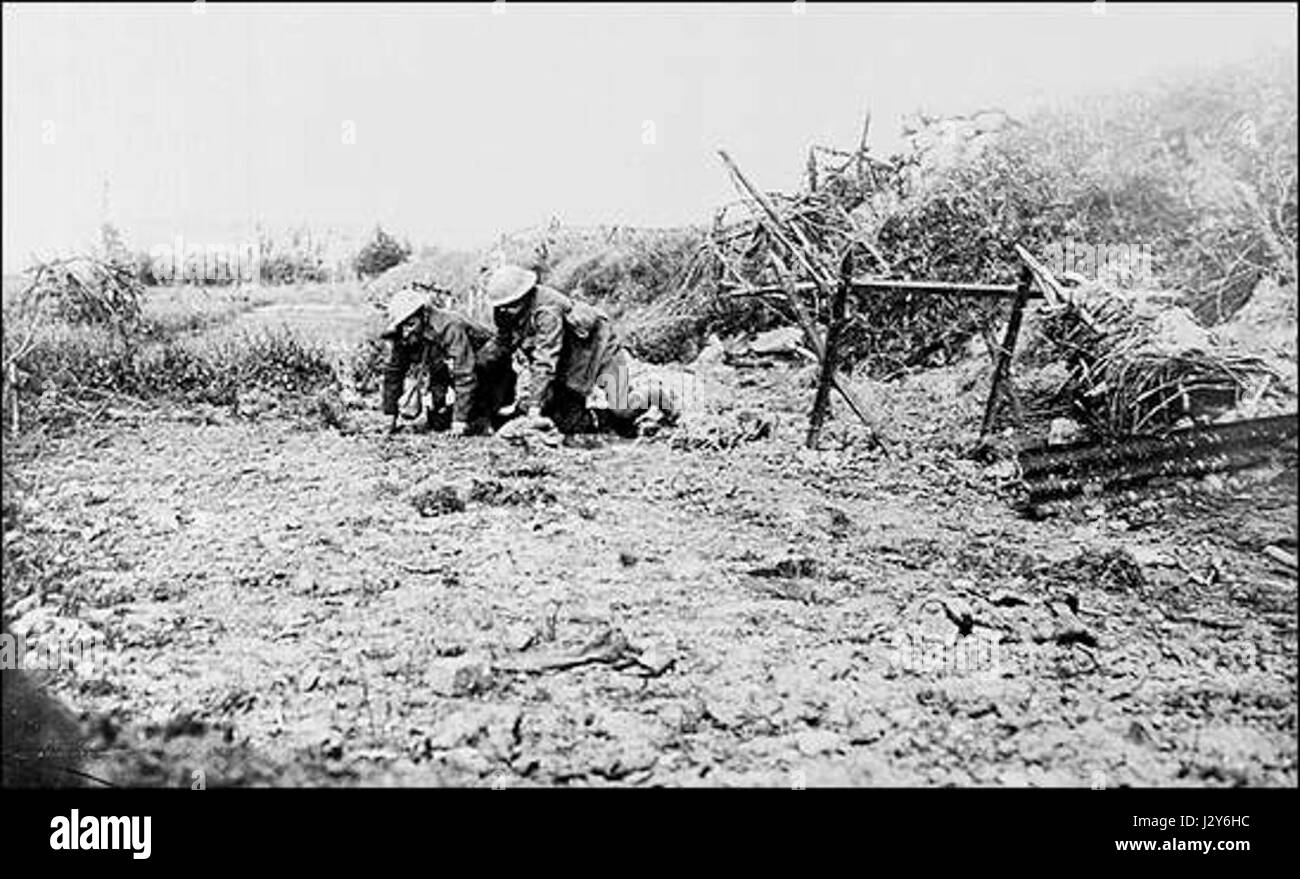 La battaglia di Albert fu uno scontro significativo durante la prima guerra mondiale, combattuta nel 1916, parte della più grande offensiva somme. Segnò un intenso combattimento tra le forze britanniche e tedesche, con perdite significative da entrambe le parti. Foto Stock