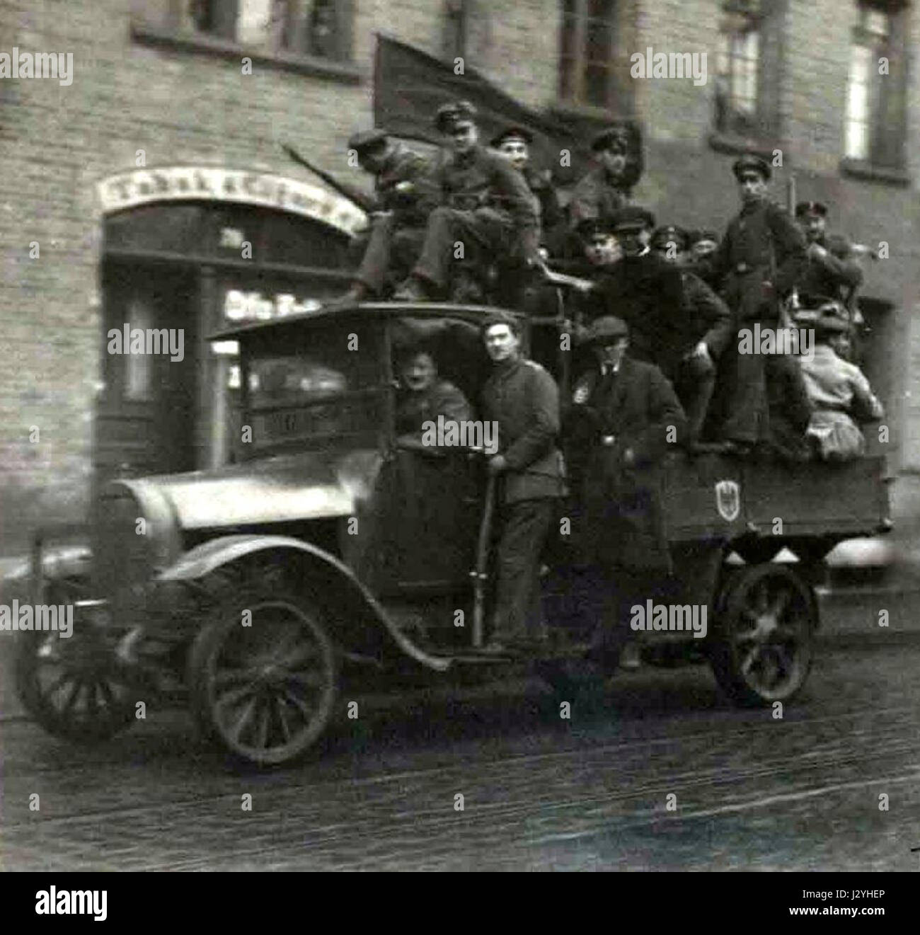 Braunschweig Novemberrevolution LKW Revolutionstruppen 15 H XVI H I 1918 (Stadtarchiv Braunschweig) Foto Stock