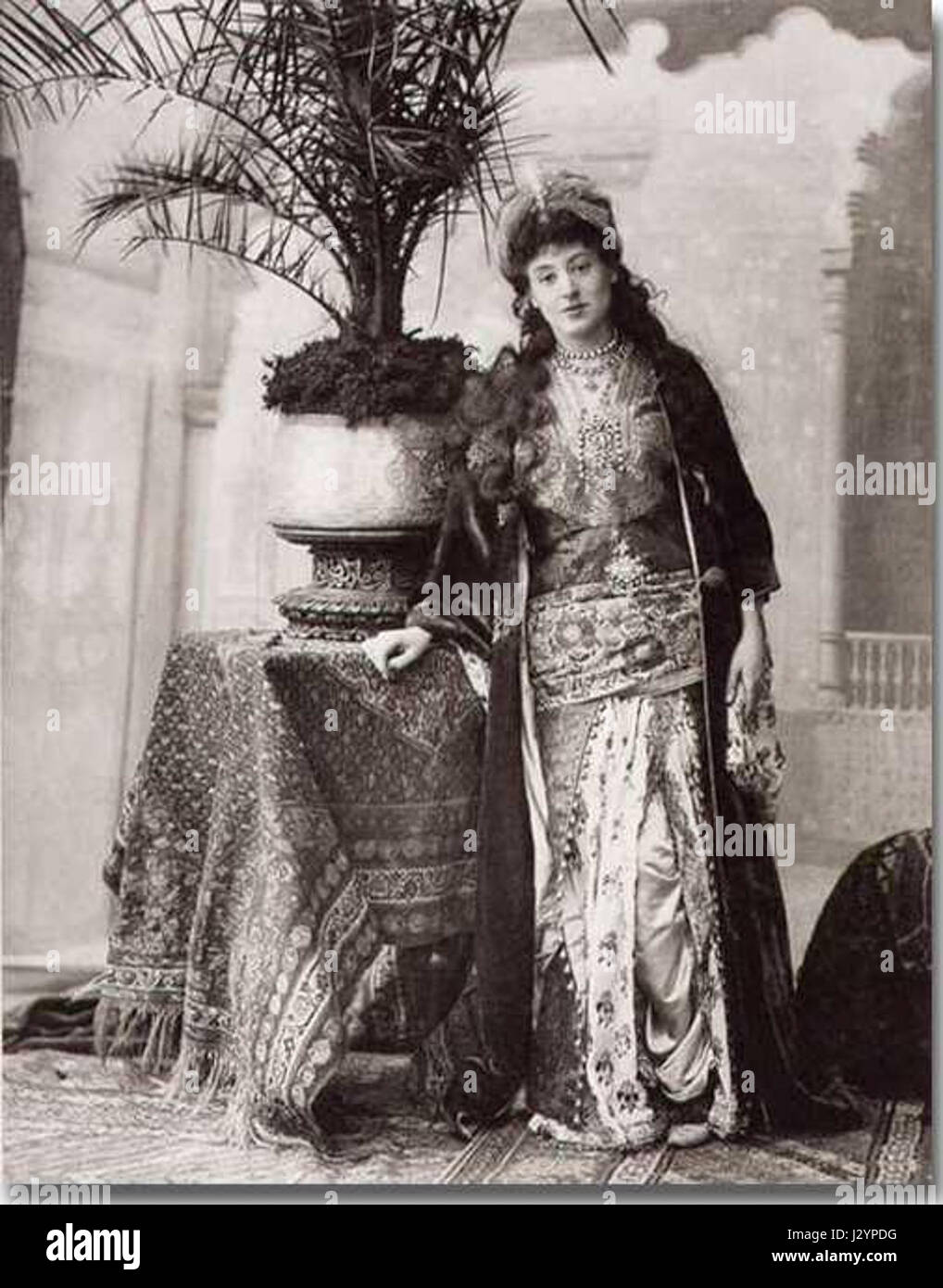 Un'immagine di Julia Bartet, dettagli non specificati, potenzialmente un'attrice o una figura storica. Foto Stock