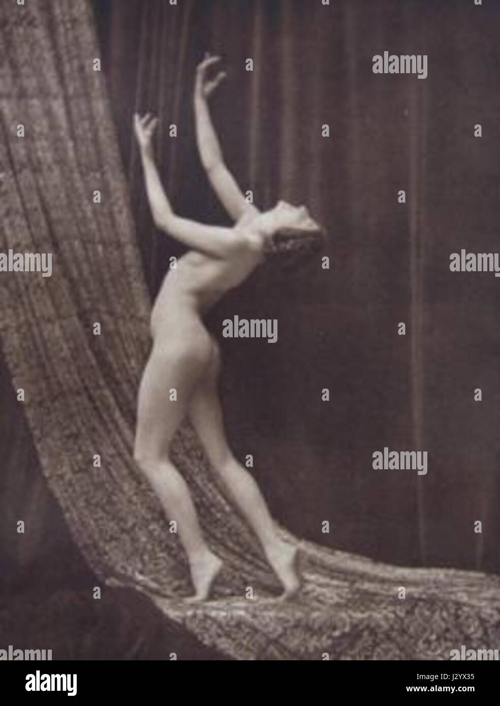 Un portafoglio Art Deco che mostra opere di design e stili artistici del periodo Art Deco, concentrandosi sull'architettura, la moda e le arti decorative dei primi anni del XX secolo. Foto Stock