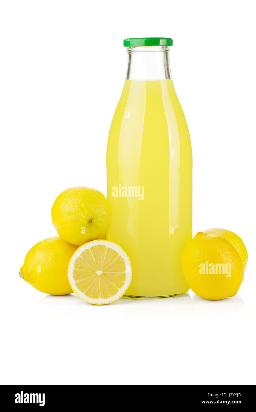 Bottiglia di succo di limone e limoni freschi. Isolato su sfondo bianco Foto Stock