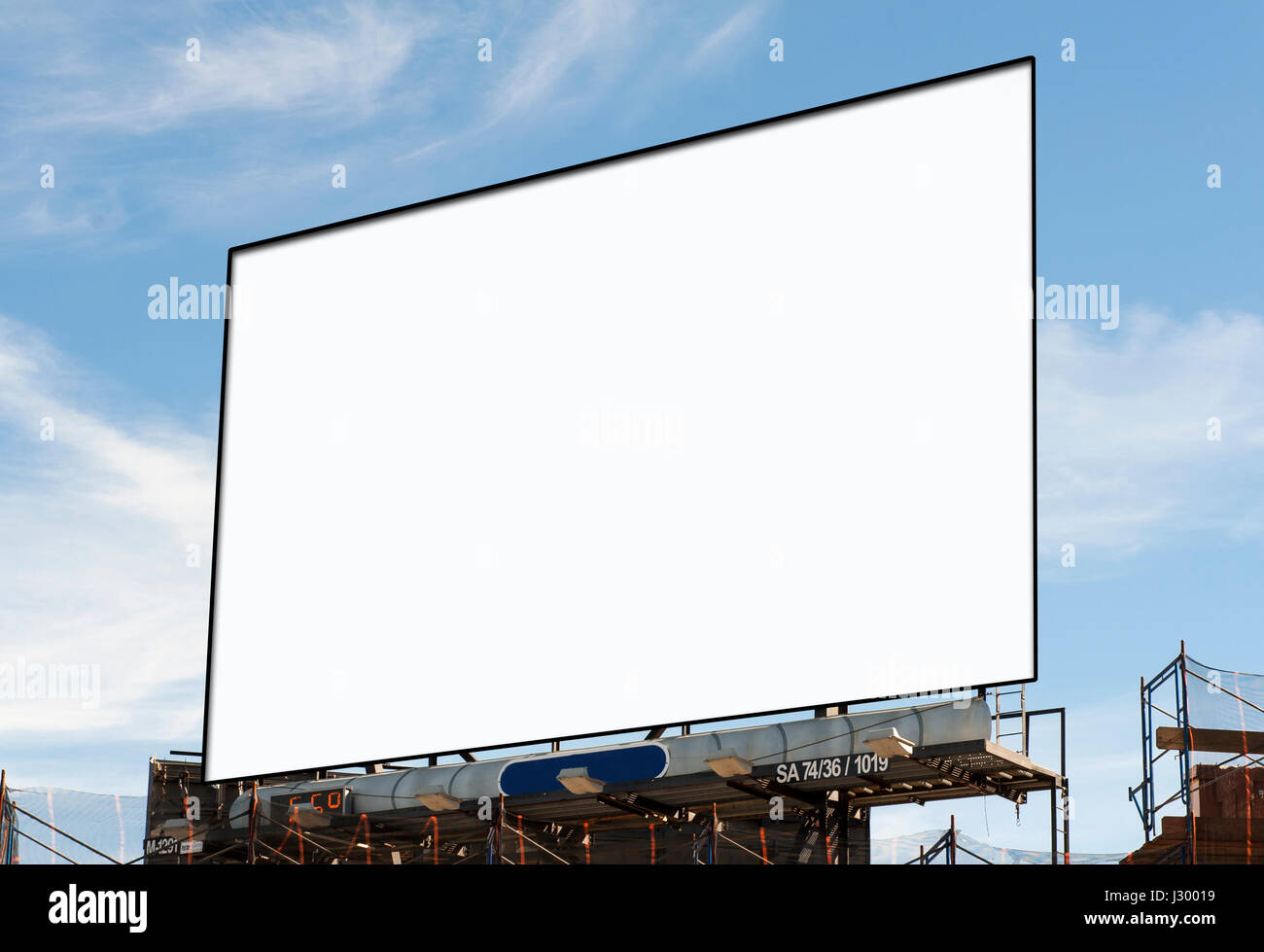 Un grande vuoto billboard urbano con spazio di copia Foto Stock