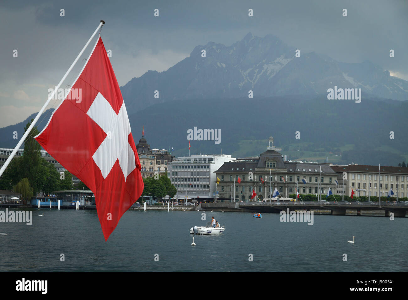 Swiss lago di Lucerna Luzern bandiera svizzera Foto Stock