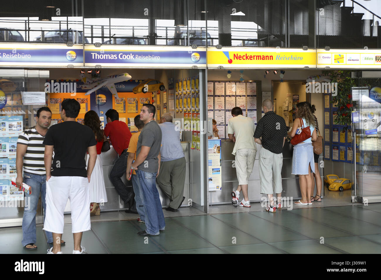 Germania, Colonia, uffici turistici presso il terminal 2 dell'aeroporto di Colonia-Bonn. Foto Stock