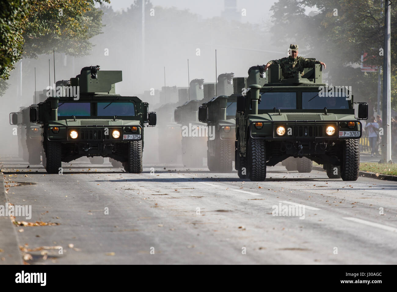 Belgrado, Serbia - 12 Ottobre 2014: esercito serbo forza speciale lottare contro i veicoli su strada di Belgrado, i preparativi per una parata militare a Belgrado Foto Stock