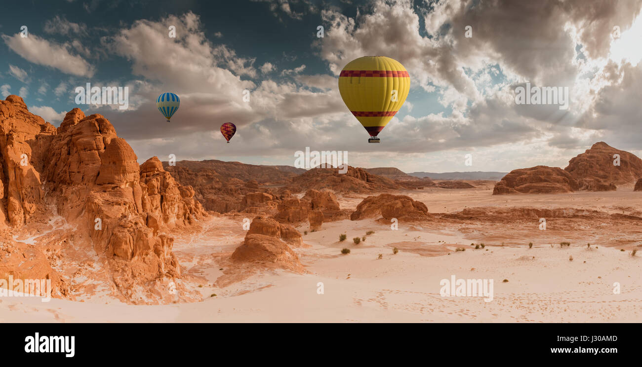 Mongolfiera viaggiare oltre il deserto Foto Stock