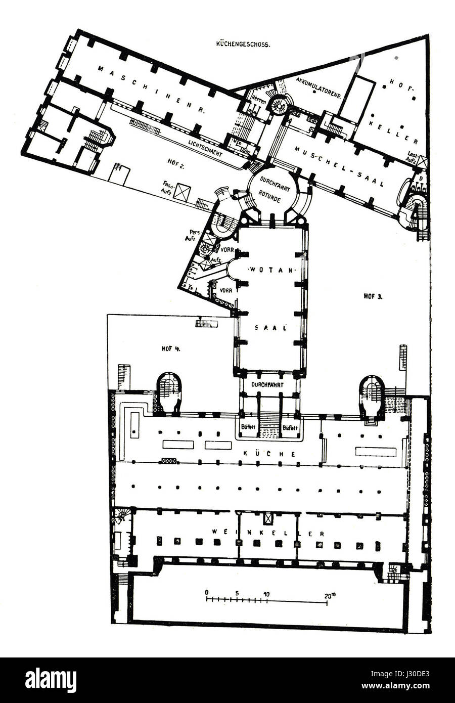 La planimetria (Grundriss) del Weinhaus Rheingold di Berlino illustra la disposizione della cucina di questa storica azienda vinicola. L'edificio, risalente al XIX secolo, era un luogo rinomato per la conservazione e la degustazione di vini. La pianta della cucina riflette il design funzionale dello spazio destinato a sostenere la produzione vinicola e l'ospitalità. Foto Stock