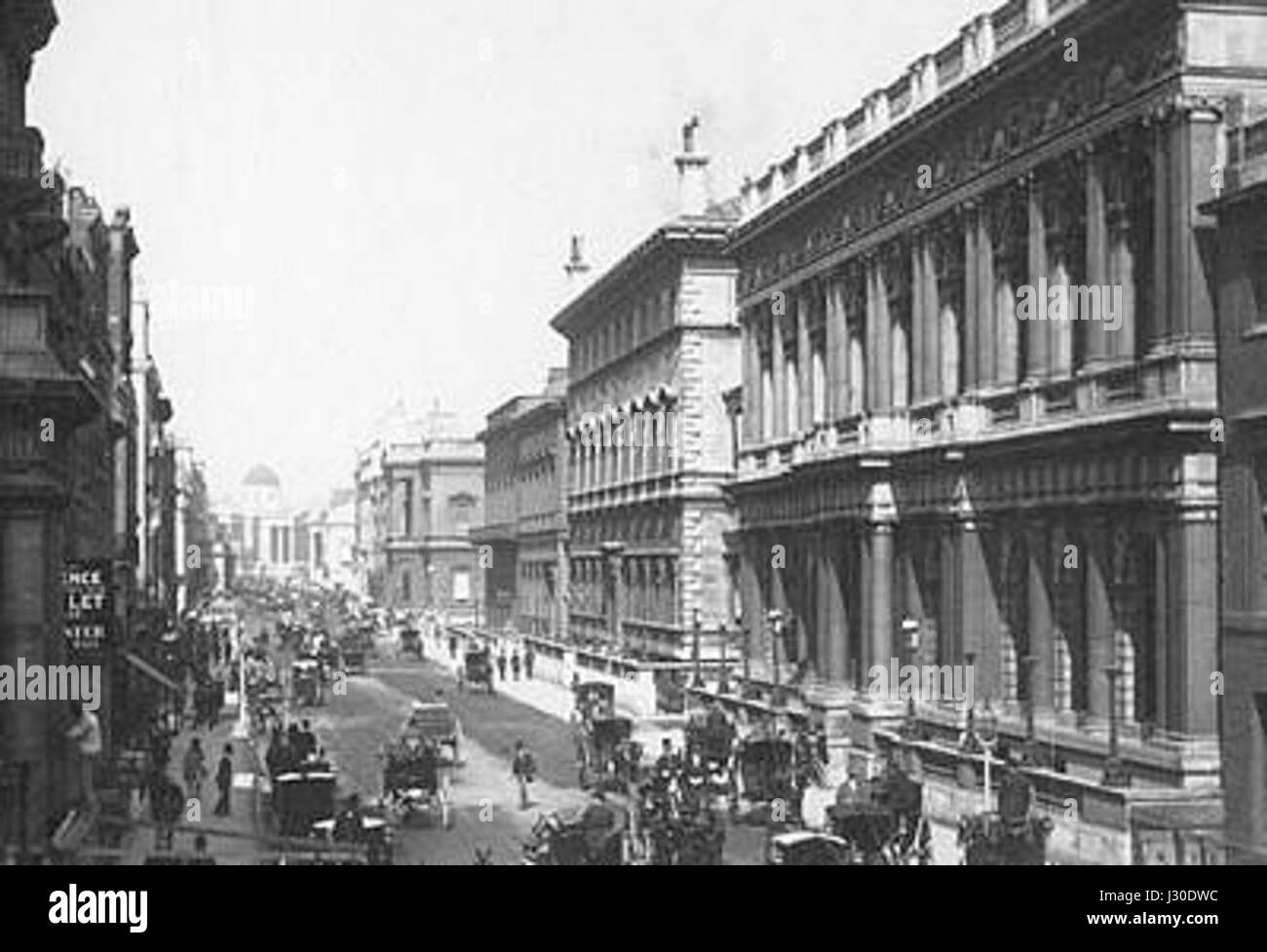 Il Carlton Club, fondato nel 1832, è un importante club britannico per gentiluomini a Londra. È stata un'istituzione sociale influente, in particolare all'interno del Partito Conservatore. La storia del club è intrecciata con eventi politici, sociali e culturali nel Regno Unito, servendo come luogo di ritrovo per figure di rilievo nella politica e nella società britannica. Foto Stock