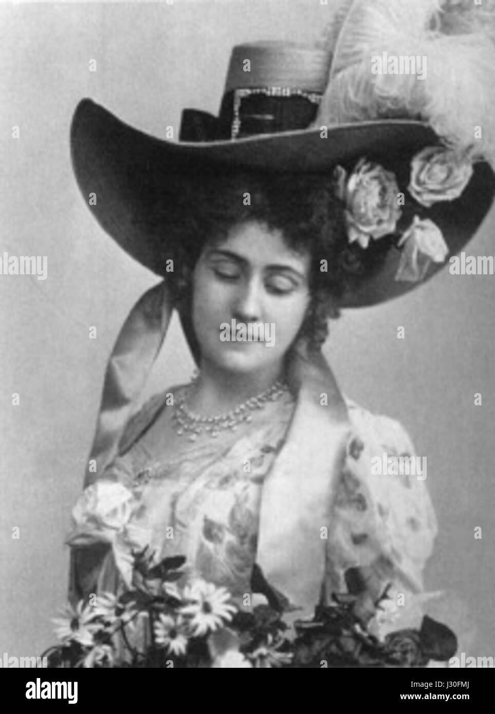 Aino Ackte nel ruolo di Tosca nel 1905 fu una notevole esecuzione della famosa opera "Tosca" di Giacomo Puccini. La rappresentazione di Ackte del personaggio del titolo ha portato il suo ampio successo durante questo periodo di storia dell'opera. Foto Stock