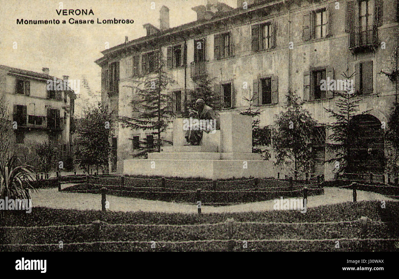 MonumentoLombrosoVR-vecchio Foto Stock