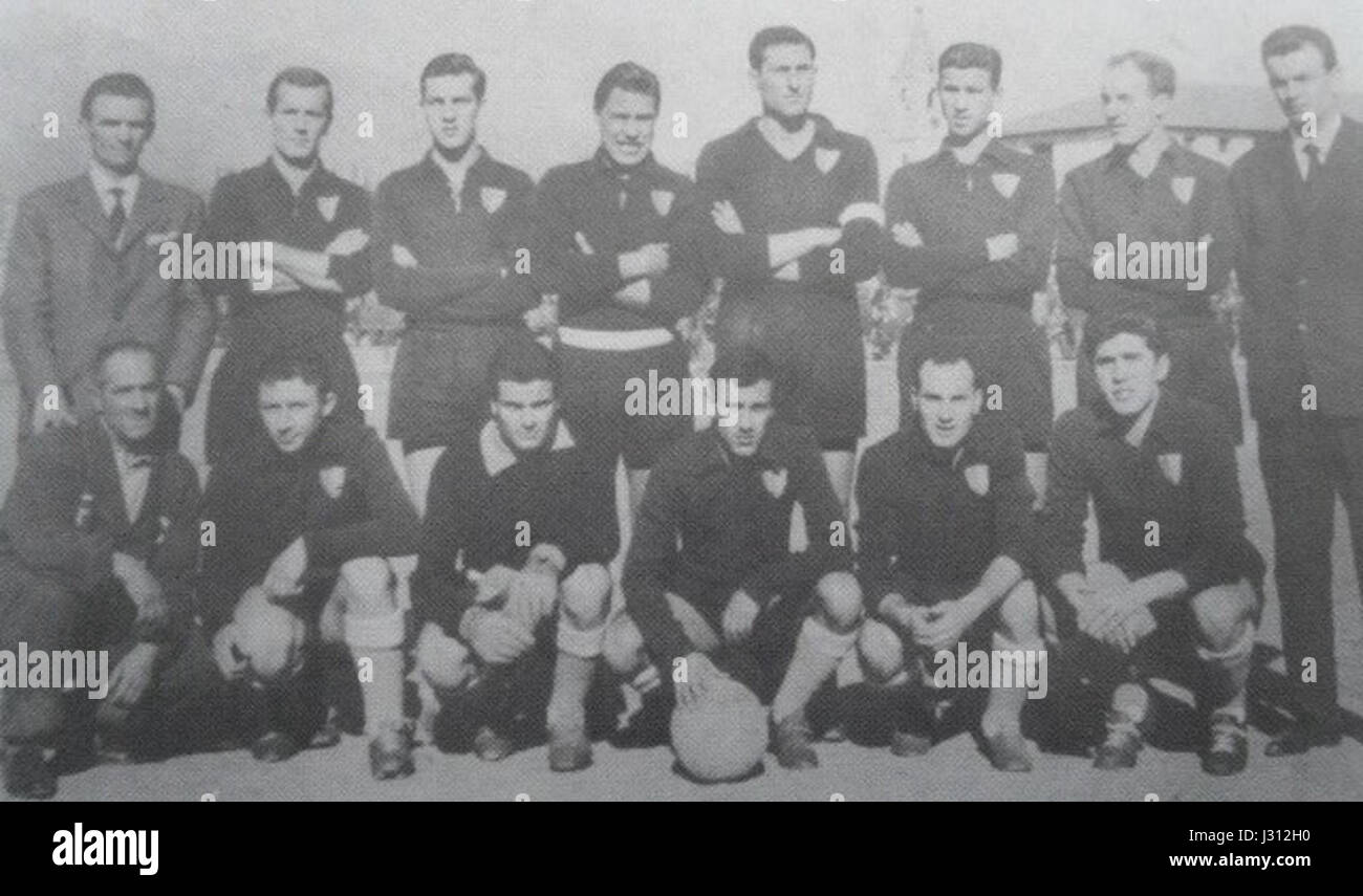L'Avezzano calcio 1959 è una società calcistica con sede ad Avezzano, in Italia, nota per le sue competizioni regionali e i contributi alla storia del calcio italiano. Il club ha una ricca storia ed è una parte importante della cultura sportiva locale. Foto Stock