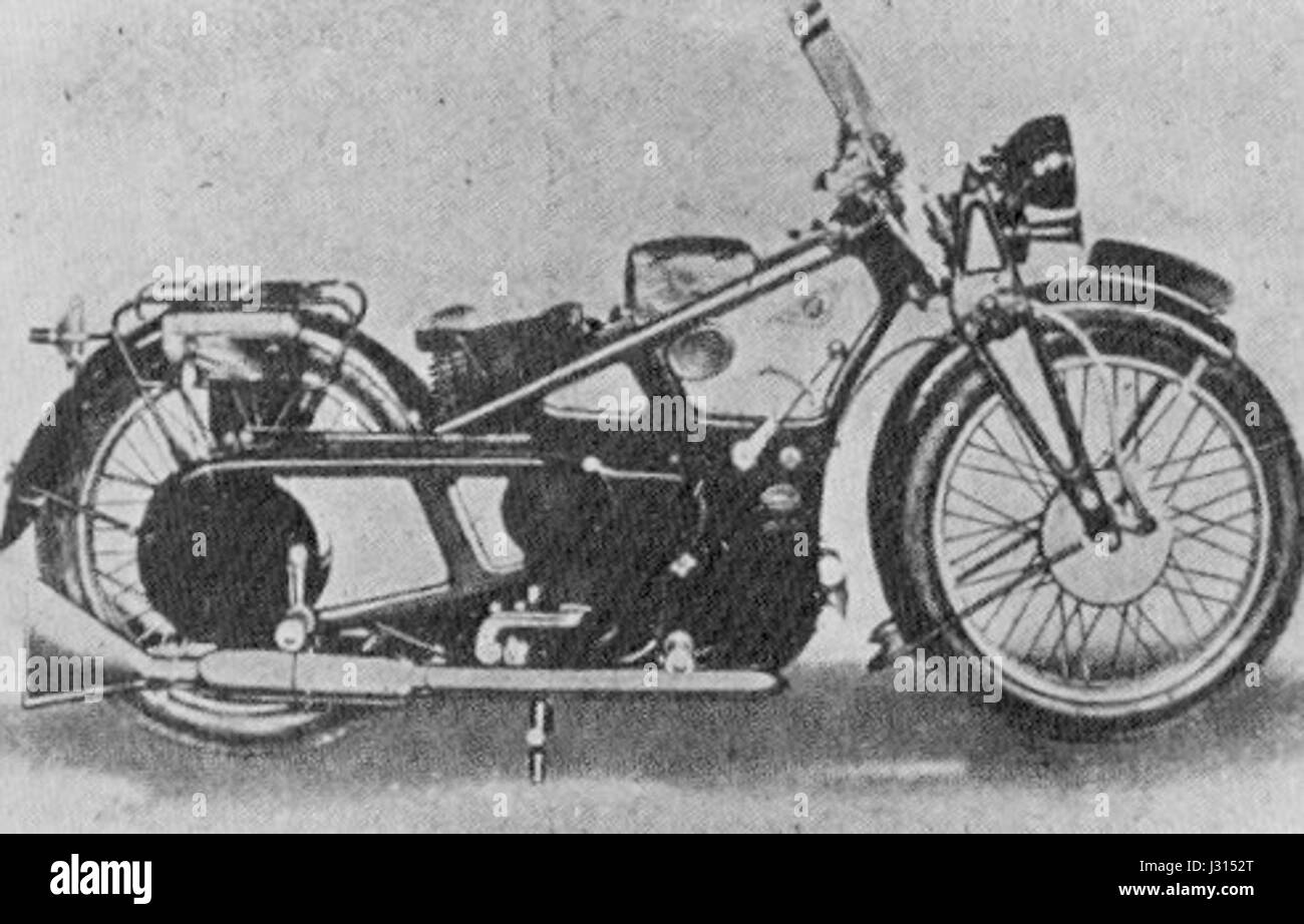 L'Ascot Pullin 500 cc, una moto d'epoca del 1928, è un notevole esempio di ingegneria dei primi anni del XX secolo. Il suo design e le sue prestazioni hanno stabilito lo standard per le motociclette da corsa durante i suoi tempi. Foto Stock