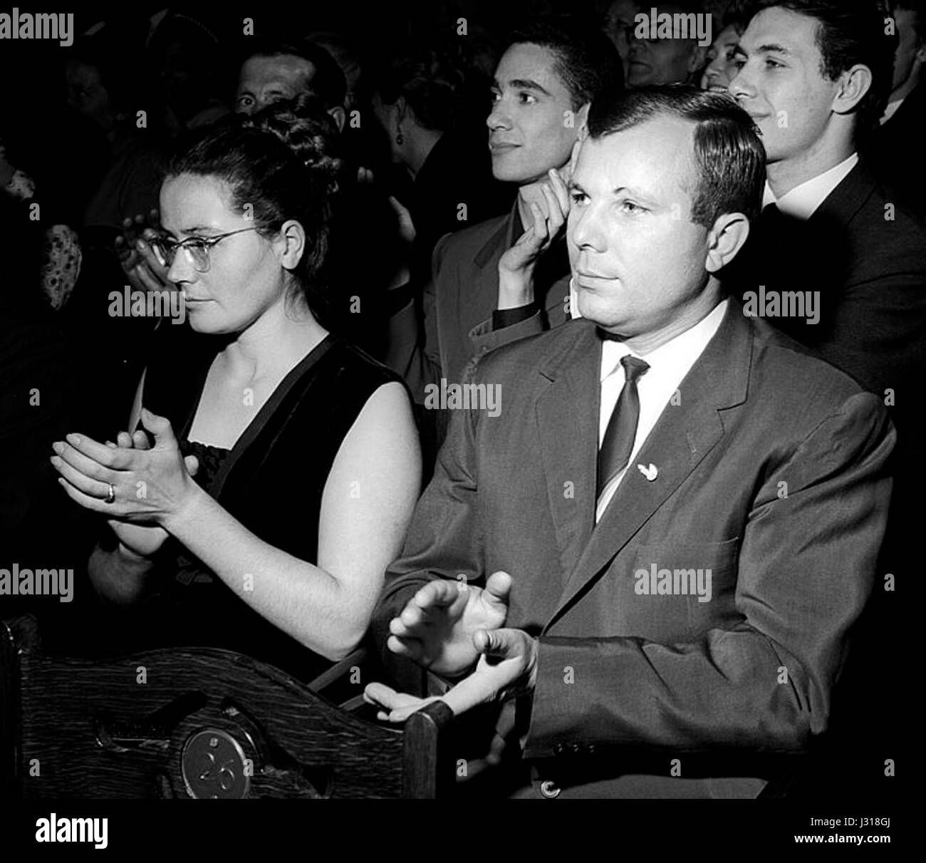 Yuri Gagarin con mia moglie nel 1964 Foto Stock