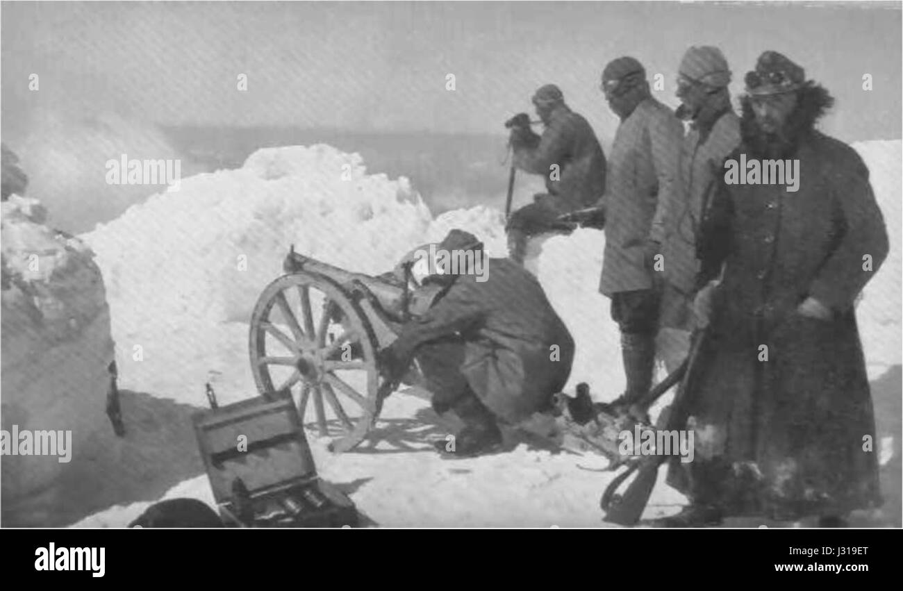 Il cannone da montagna austro-ungarico era un pezzo di artiglieria portatile utilizzato dall'Impero austro-ungarico tra la fine del XIX e l'inizio del XX secolo. È stato progettato per la mobilità e l'efficacia nei terreni montani durante conflitti come la prima guerra mondiale Foto Stock