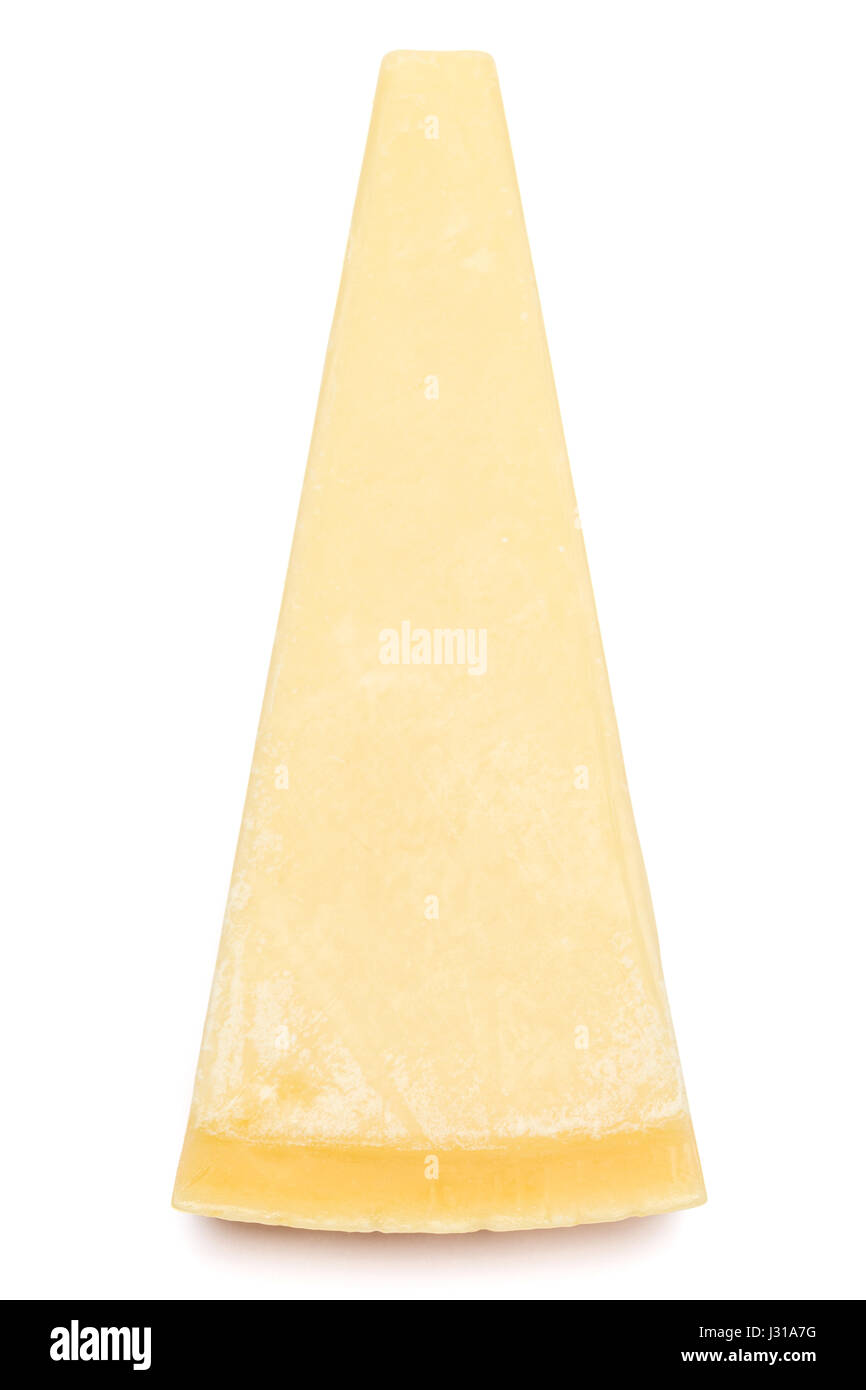 Pezzo di formaggio parmigiano isolati su sfondo bianco Foto Stock