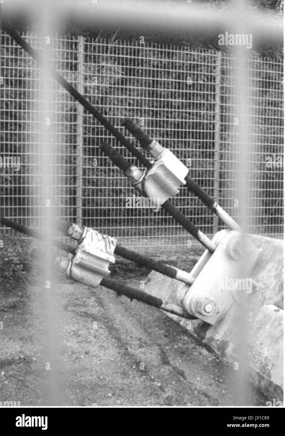 Tiranti antenna Rai di CL 75 si riferisce a una specifica antenna o tecnologia di comunicazione, sebbene siano necessari maggiori dettagli per chiarirne la funzione o il significato. Foto Stock